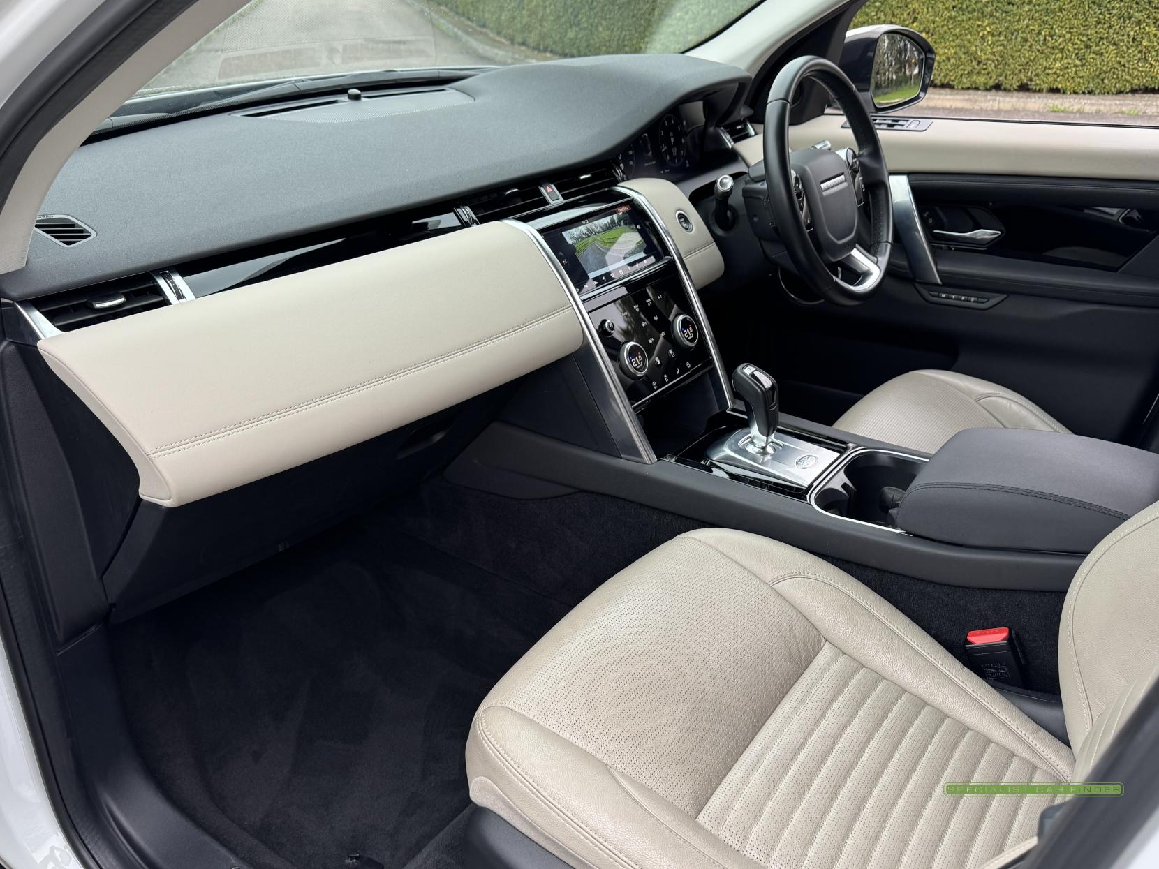 Land Rover Discovery Sport 2.0 P200 MHEV SE SUV 5dr Petrol Auto 4WD Euro 6 (s/s) (200 ps)