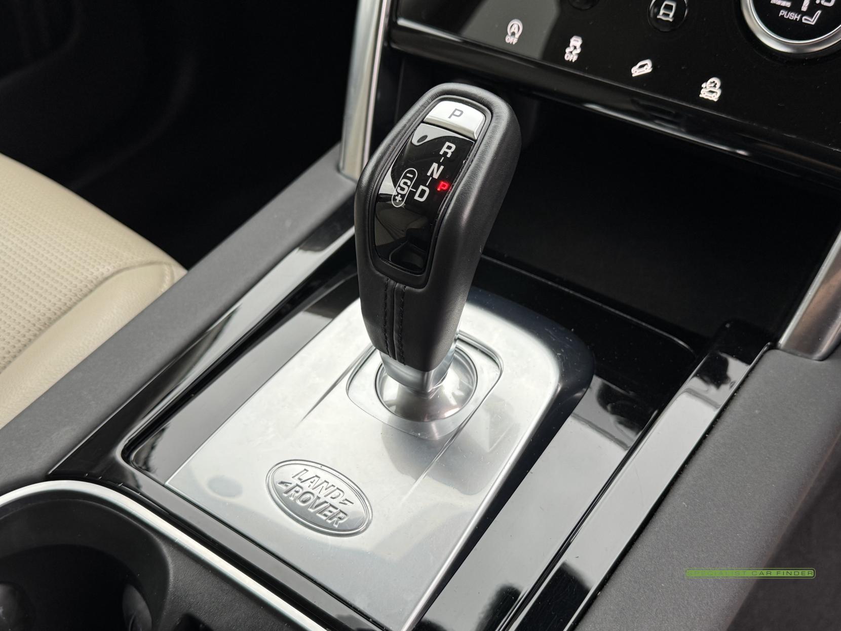 Land Rover Discovery Sport 2.0 P200 MHEV SE SUV 5dr Petrol Auto 4WD Euro 6 (s/s) (200 ps)