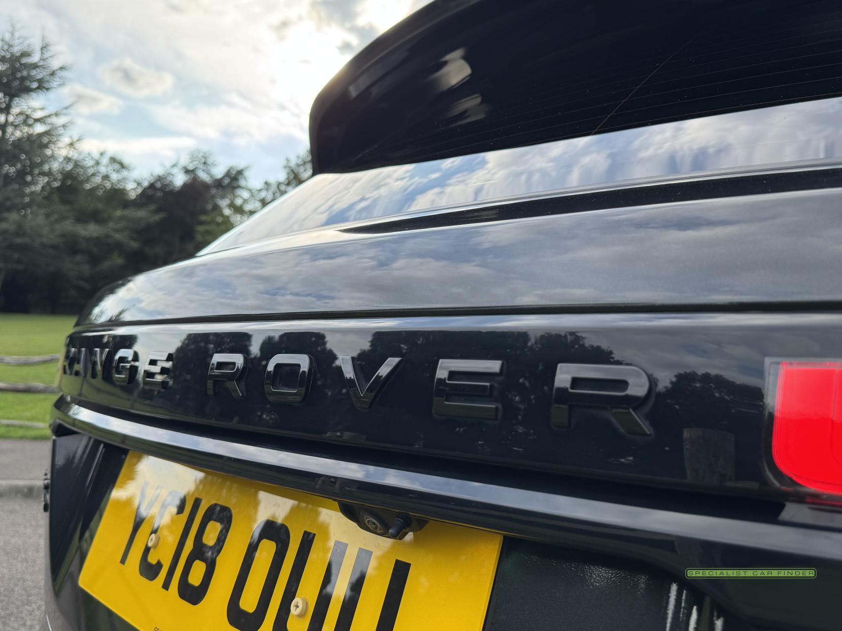 Land Rover Range Rover Velar 2.0 D240 R-Dynamic HSE SUV 5dr Diesel Auto 4WD Euro 6 (s/s) (240 ps)