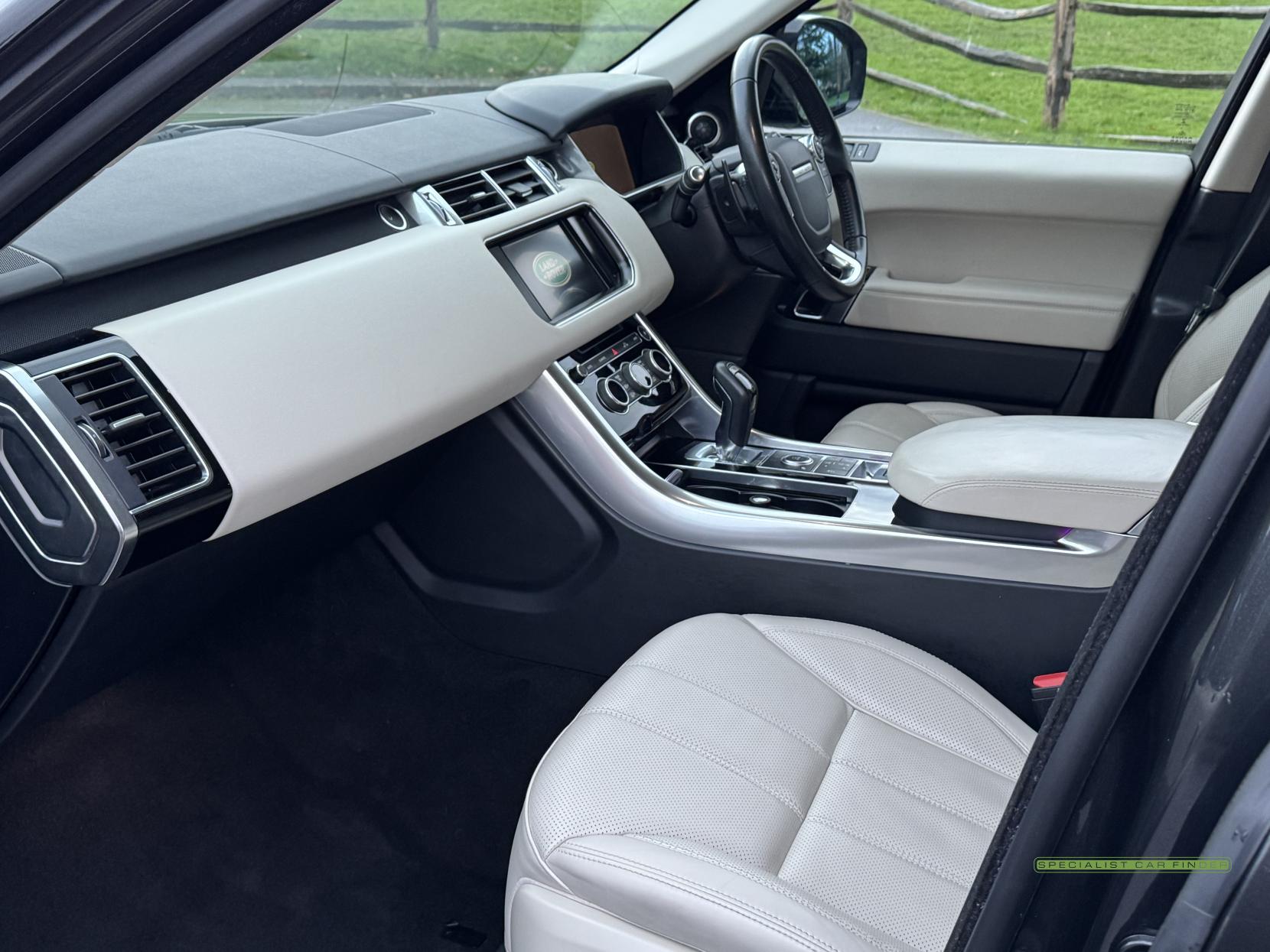 Land Rover Range Rover Sport 3.0 SD V6 HSE Dynamic SUV 5dr Diesel Auto 4WD Euro 5 (s/s) (306 ps)