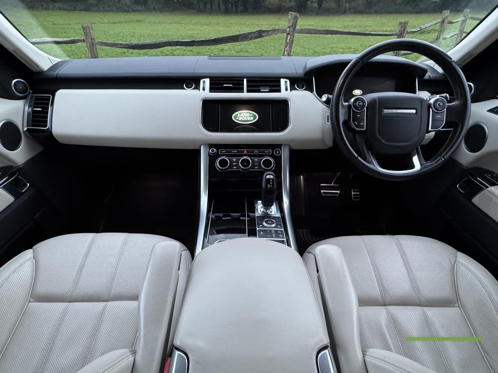 Land Rover Range Rover Sport 3.0 SD V6 HSE Dynamic SUV 5dr Diesel Auto 4WD Euro 5 (s/s) (306 ps)