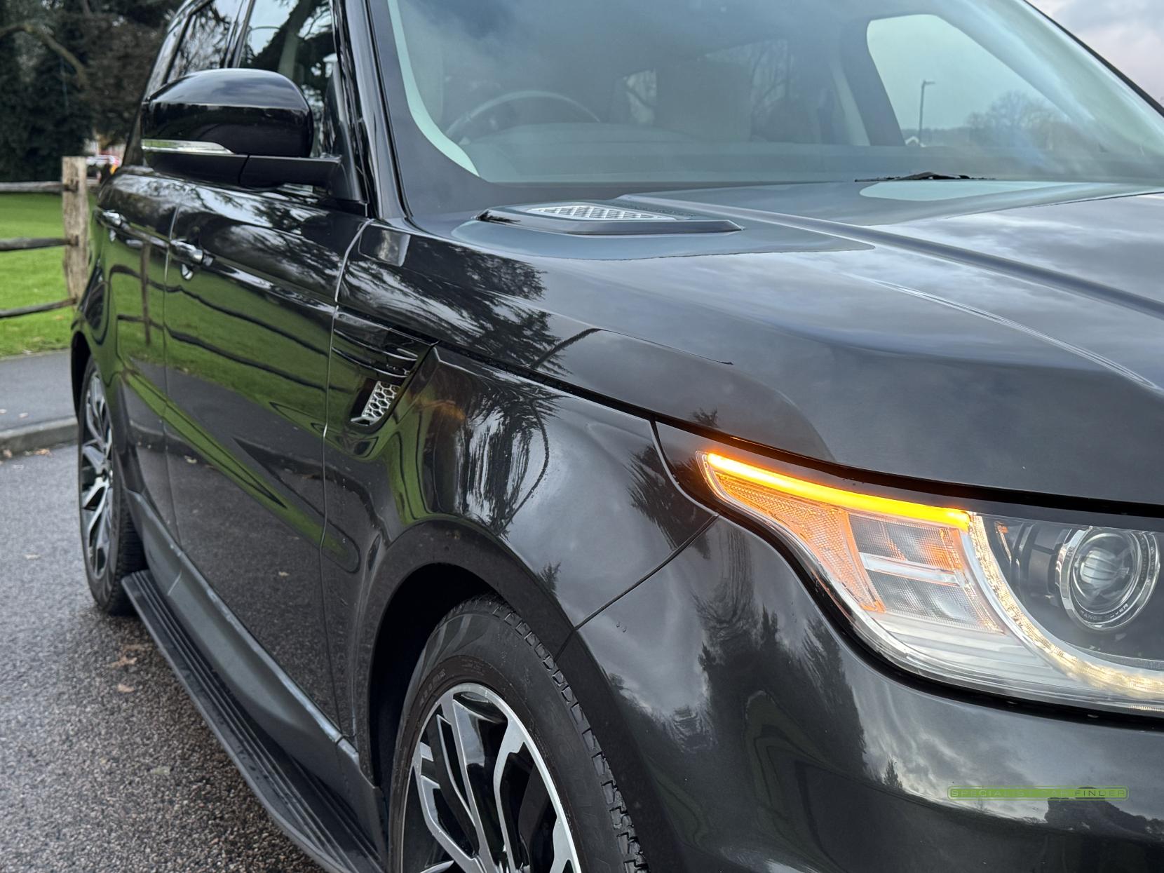 Land Rover Range Rover Sport 3.0 SD V6 HSE Dynamic SUV 5dr Diesel Auto 4WD Euro 5 (s/s) (306 ps)