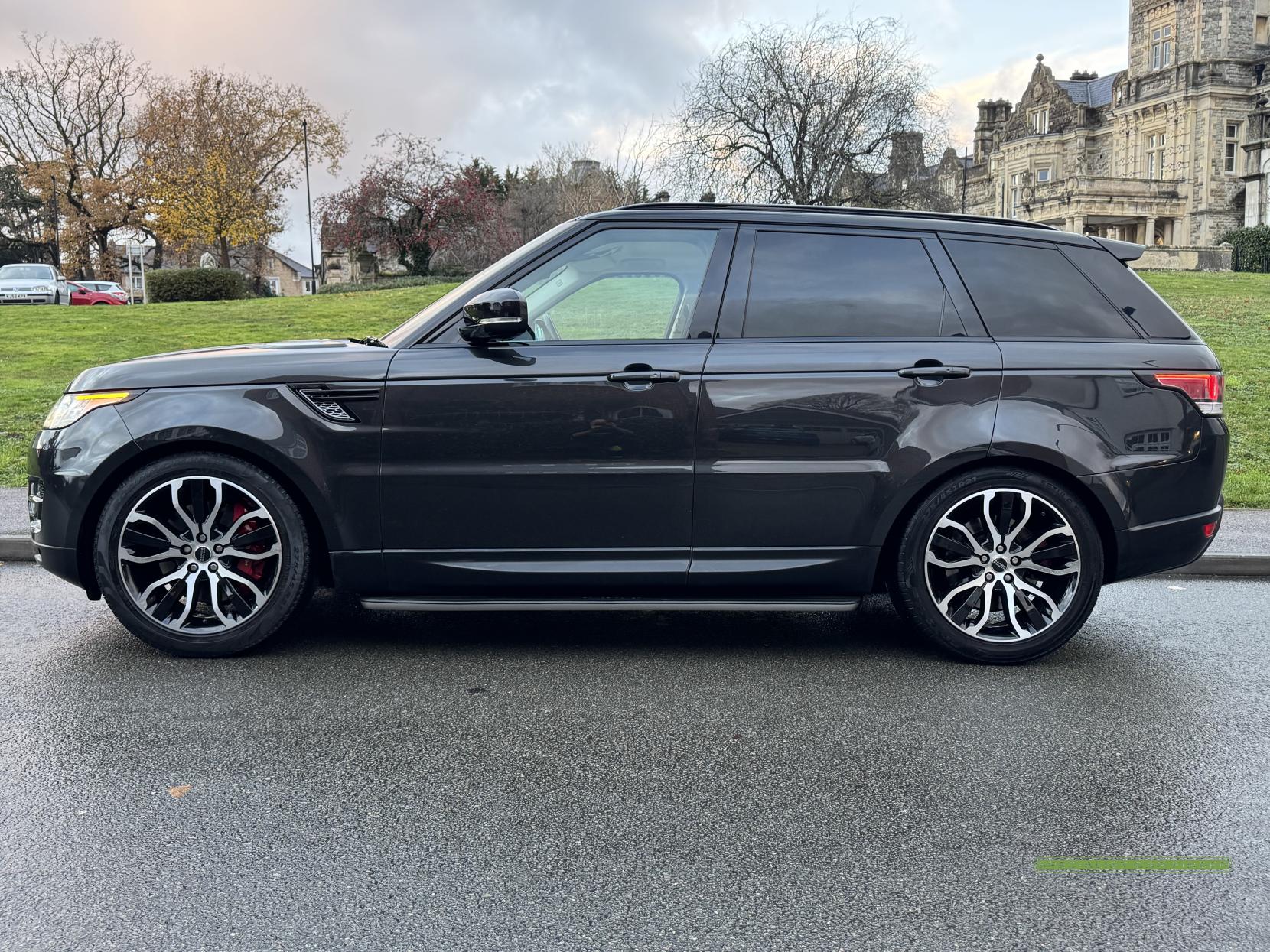 Land Rover Range Rover Sport 3.0 SD V6 HSE Dynamic SUV 5dr Diesel Auto 4WD Euro 5 (s/s) (306 ps)