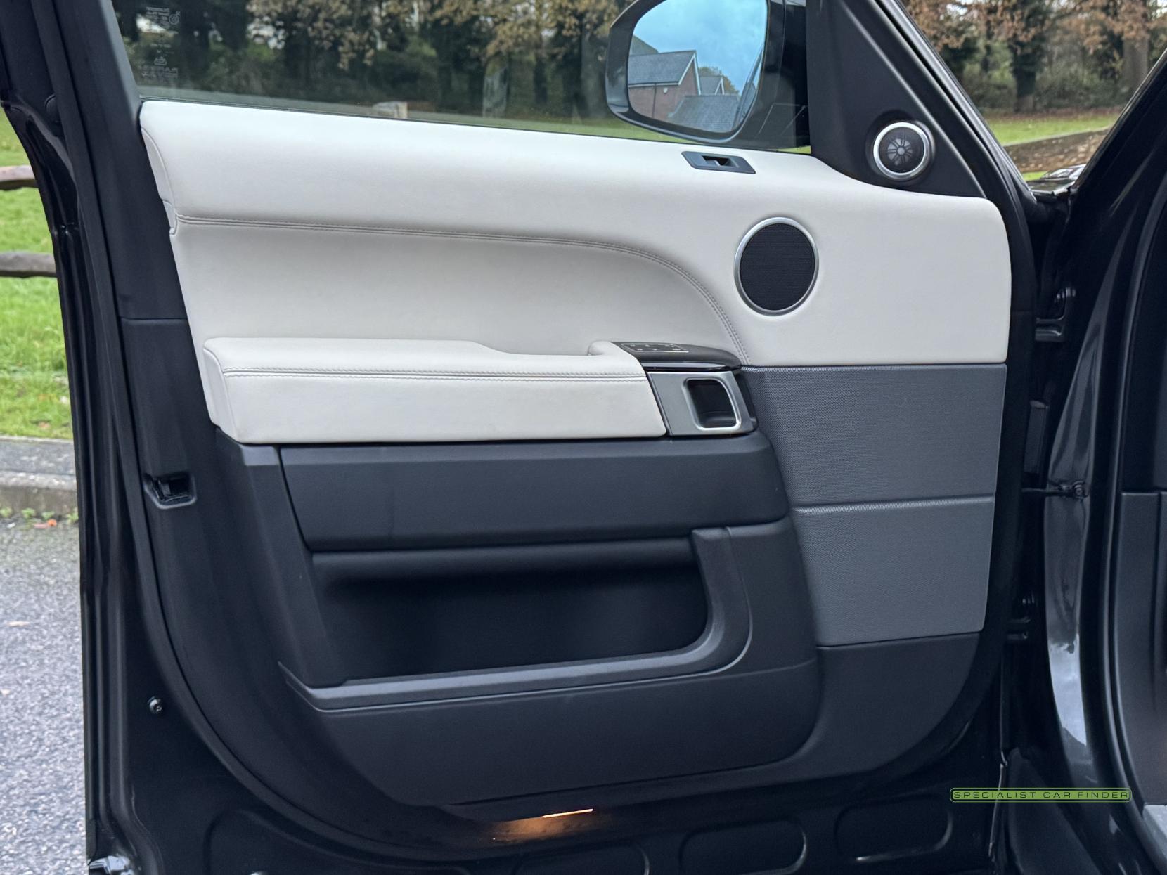 Land Rover Range Rover Sport 3.0 SD V6 HSE Dynamic SUV 5dr Diesel Auto 4WD Euro 5 (s/s) (306 ps)