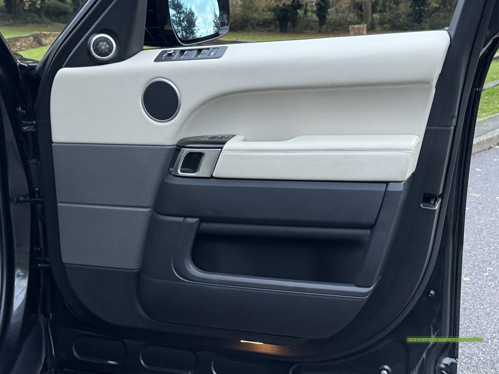 Land Rover Range Rover Sport 3.0 SD V6 HSE Dynamic SUV 5dr Diesel Auto 4WD Euro 5 (s/s) (306 ps)