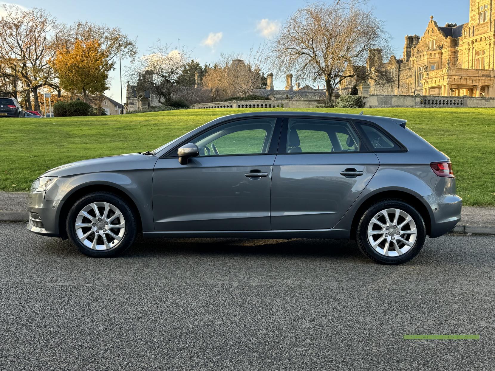 Audi A3 1.6 TDI SE Sportback 5dr Diesel Manual Euro 5 (s/s) (105 ps)