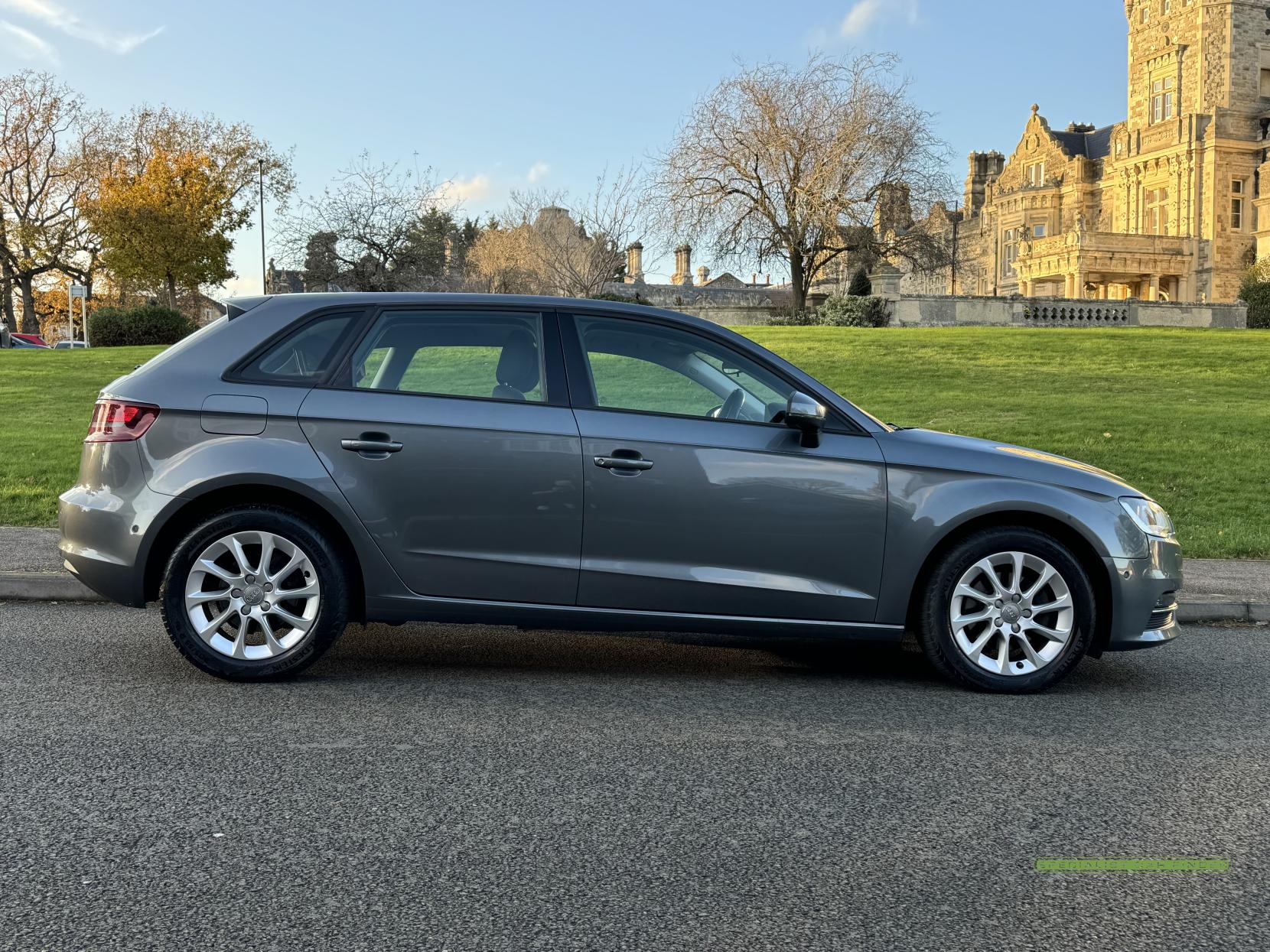 Audi A3 1.6 TDI SE Sportback 5dr Diesel Manual Euro 5 (s/s) (105 ps)