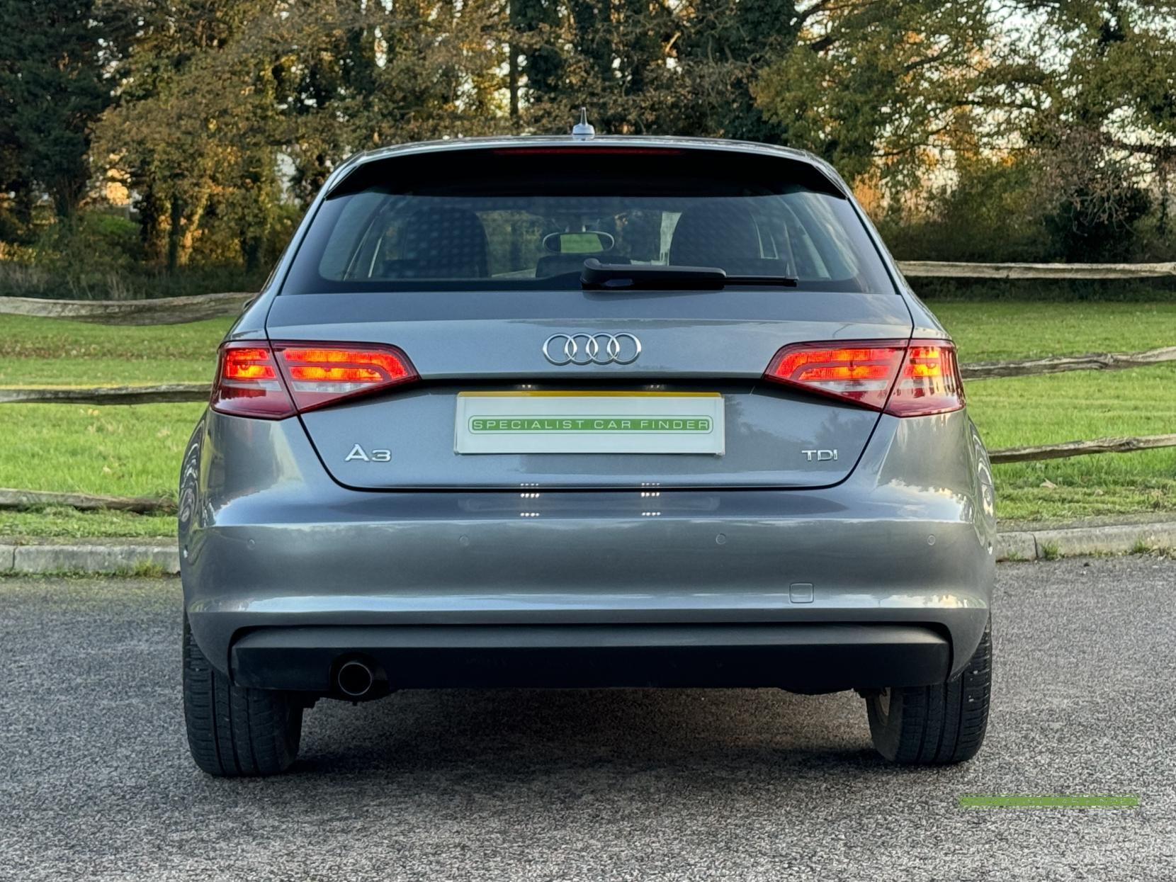 Audi A3 1.6 TDI SE Sportback 5dr Diesel Manual Euro 5 (s/s) (105 ps)